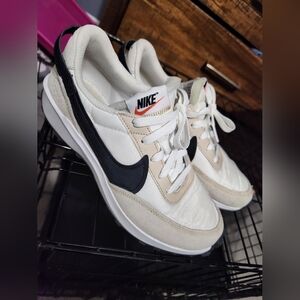 Nike Waffle Debut